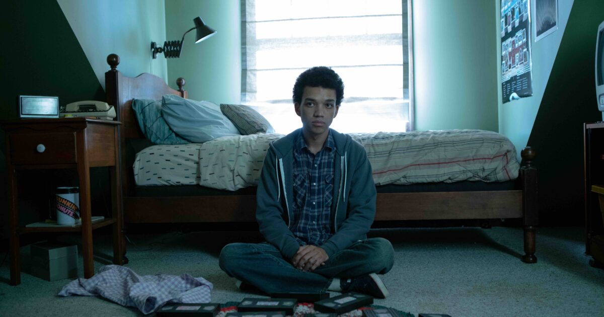 'I Saw the TV Glow' Actor Justice Smith Talks Finding Refuge in Fandom and His Advice to Struggling Queer Youth - Vimarsana News