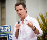 Gavin Newsom campaigning against Proposition 8 in 2008. Photo: Charlie Nguyen, Creative Commons License, Wikimedia