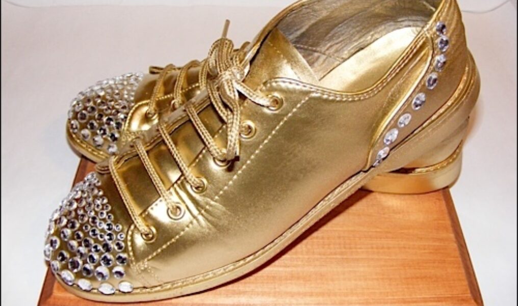 Goldenbowshoes