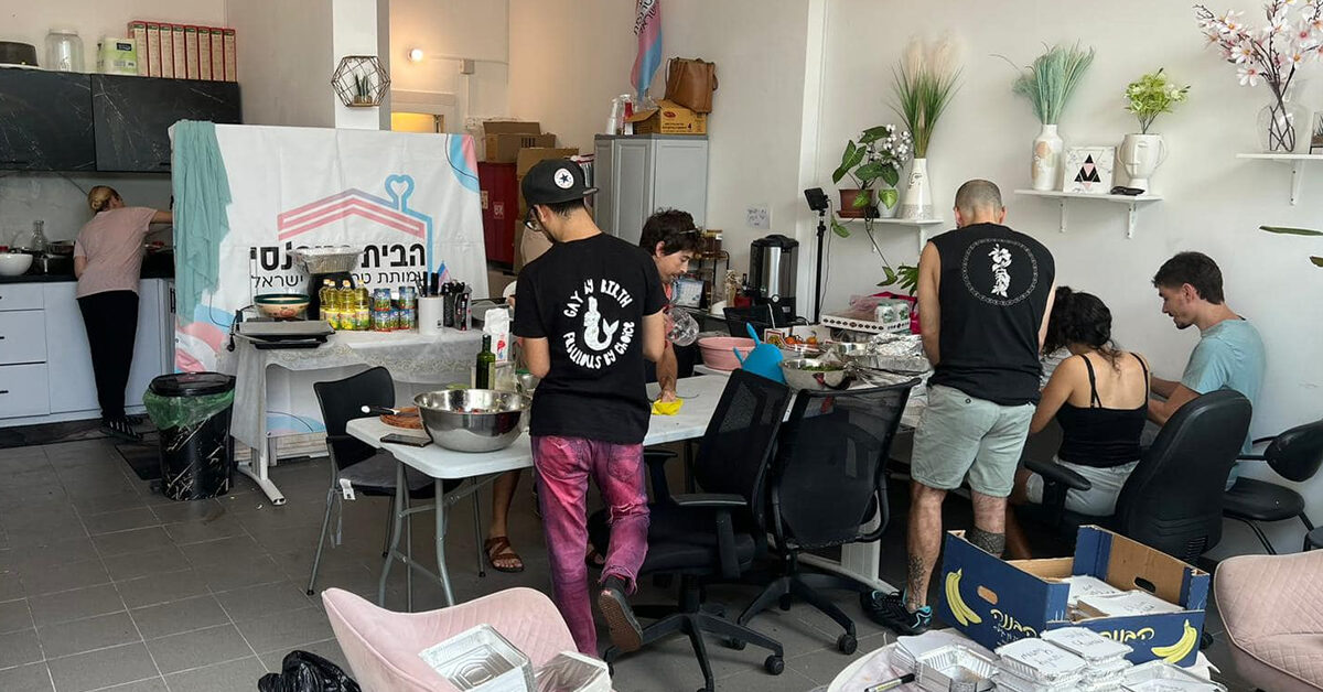 Maavarim cook meals for IDF in Tel Aviv Israel insert via Maavarim Facebook page
