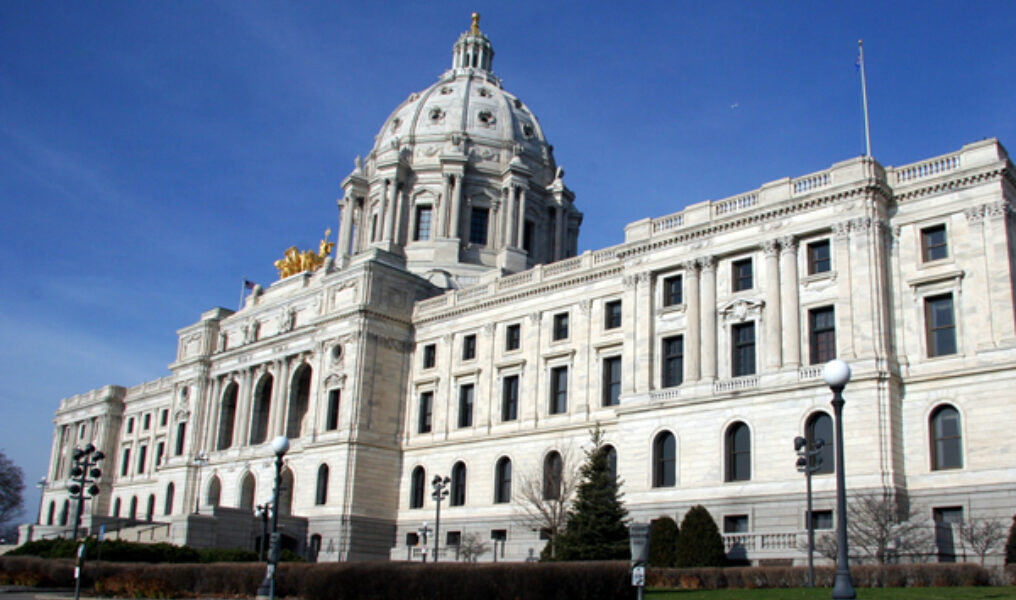Minnesota_Capitol_insert_by_-Jonathunder_courtesy_Wikimedia_Commons