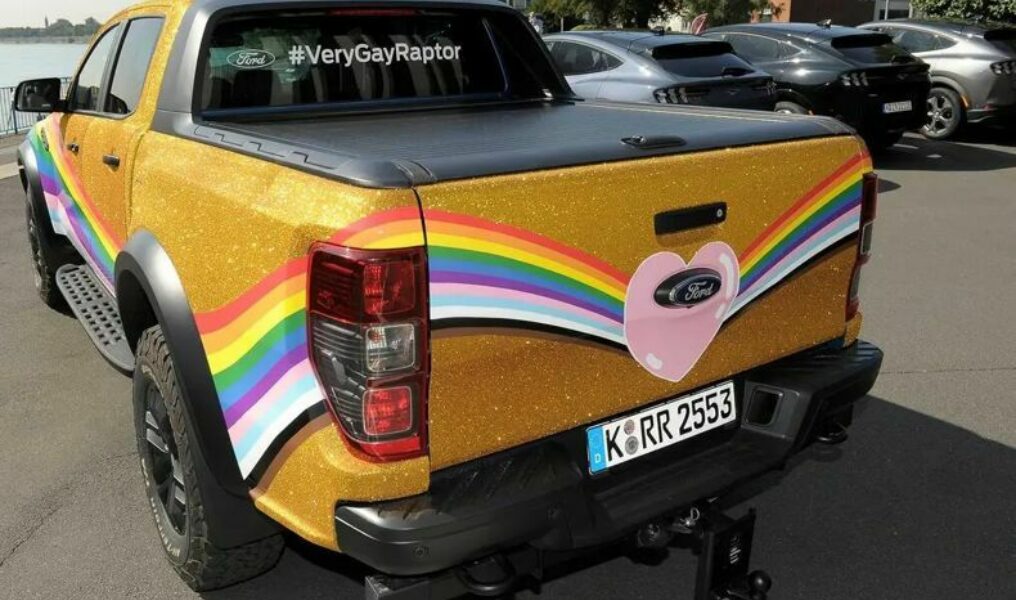 Ford-gay-heart-Raptor