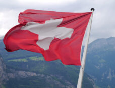 Switzerland_flag_insert_public_domain-070715200
