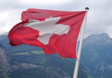 Switzerland_flag_insert_public_domain-070715200