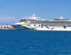 Bermuda_boat_insert_courtesy_Rebecca_Kelliher