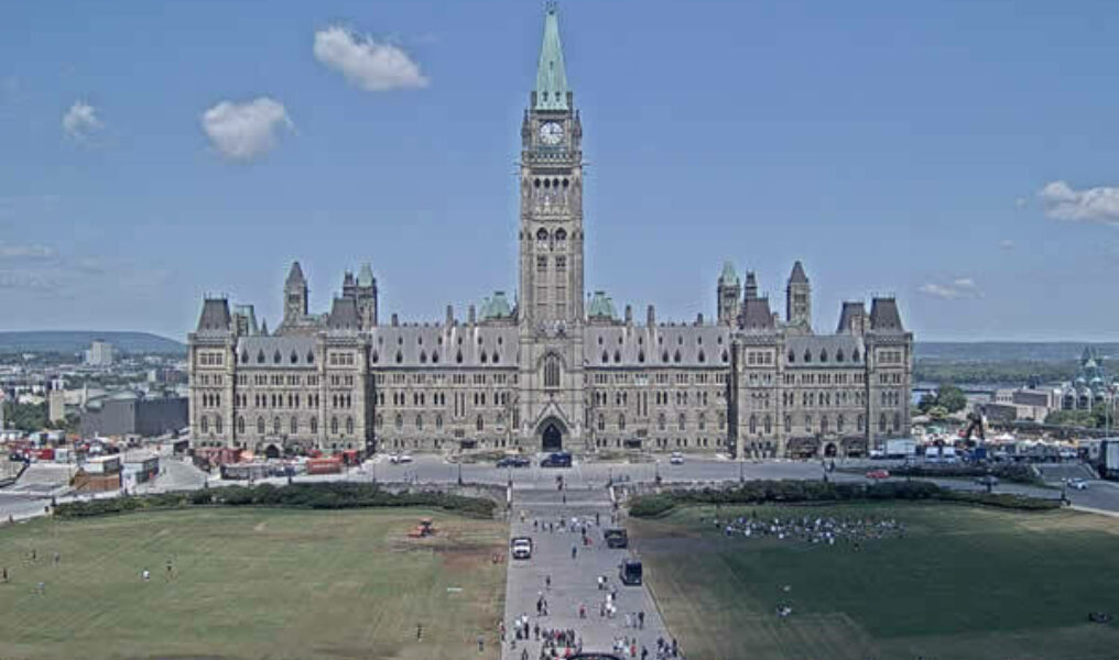 Parliament_Hill_in_Ottawa_Ontario_Canada_insert_public_domain